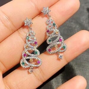 ✨3 FOR $28✨🆕️🎄SILVER-TONE RHINESTONE CHRISTMAS TREE EARRINGS🎄